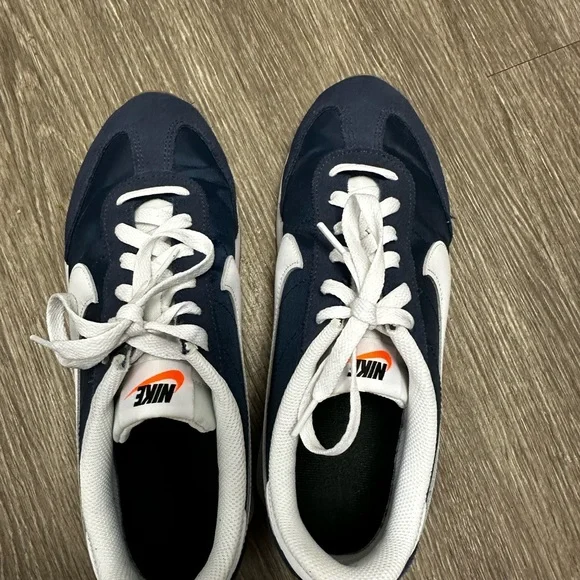 Nike Dark Blue and White Athletic Shoes - Picture 3 of 6